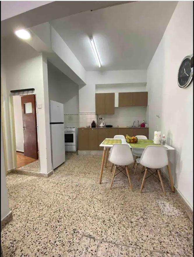 2 Bedroom Apt In Ermou 4 Minute Walk Beach Larnaka Exterior foto